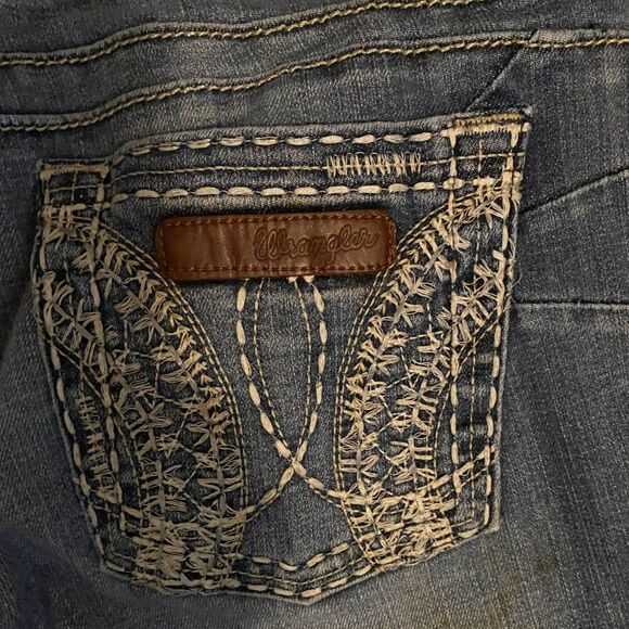 Wrangler Boho Mid Rise Bootcut Western Denim Jeans Size 7/8 32 - Picture 9 of 9